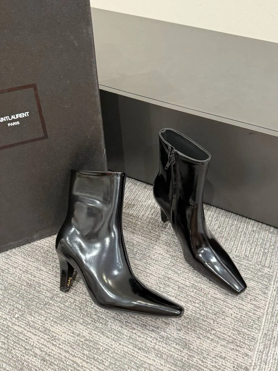 Жіночі черевики - Saint Laurent
